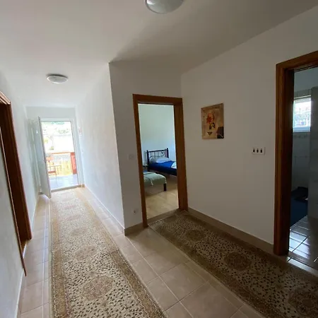 Nina Apartman *